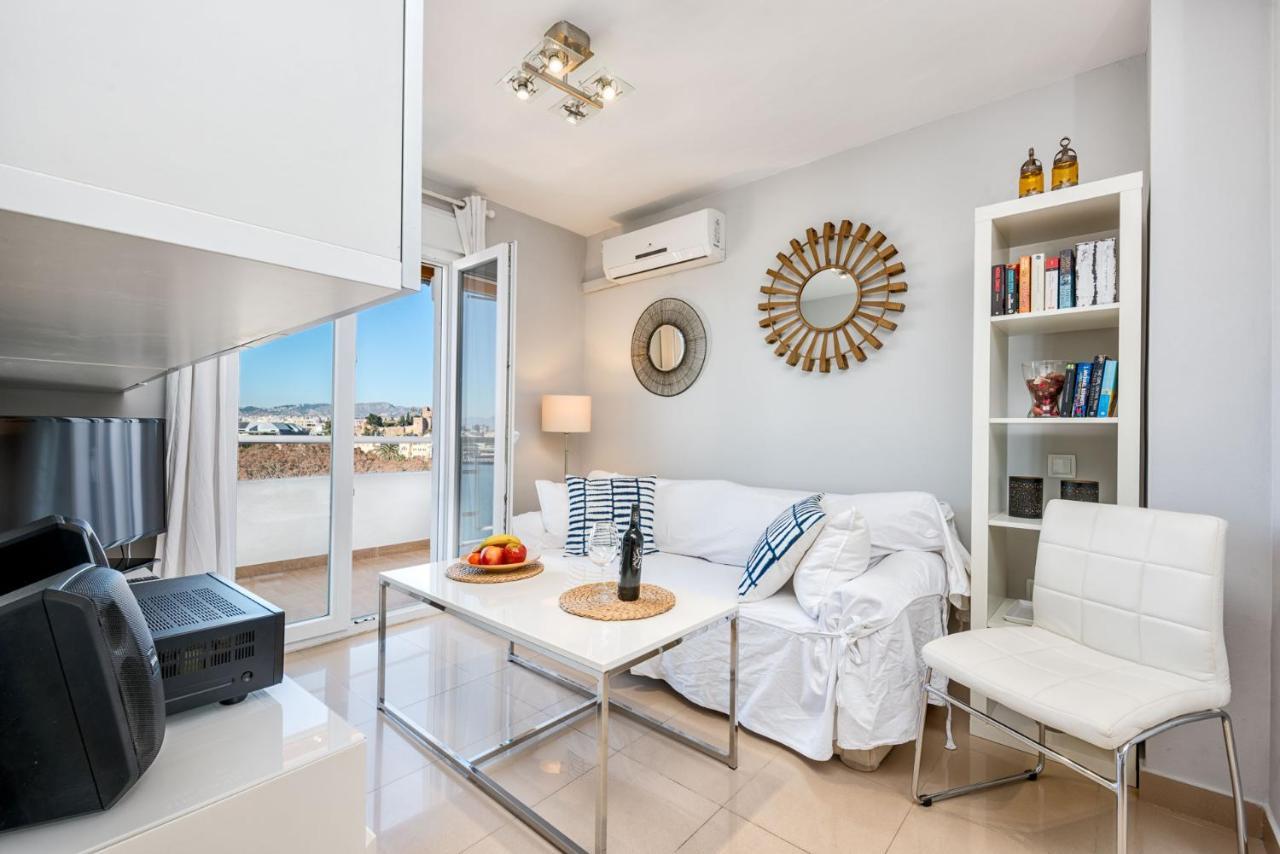 Susana Beach Apartment In Malaga By Solaga Holiday Homes Eksteriør billede
