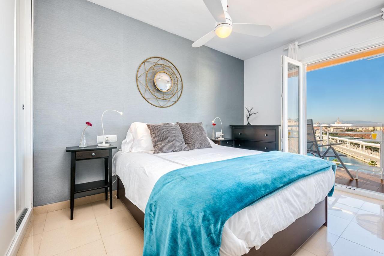 Susana Beach Apartment In Malaga By Solaga Holiday Homes Eksteriør billede