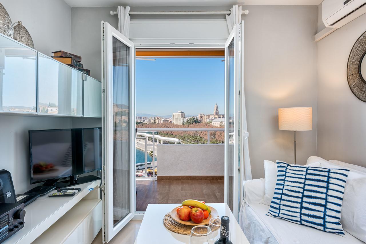 Susana Beach Apartment In Malaga By Solaga Holiday Homes Eksteriør billede